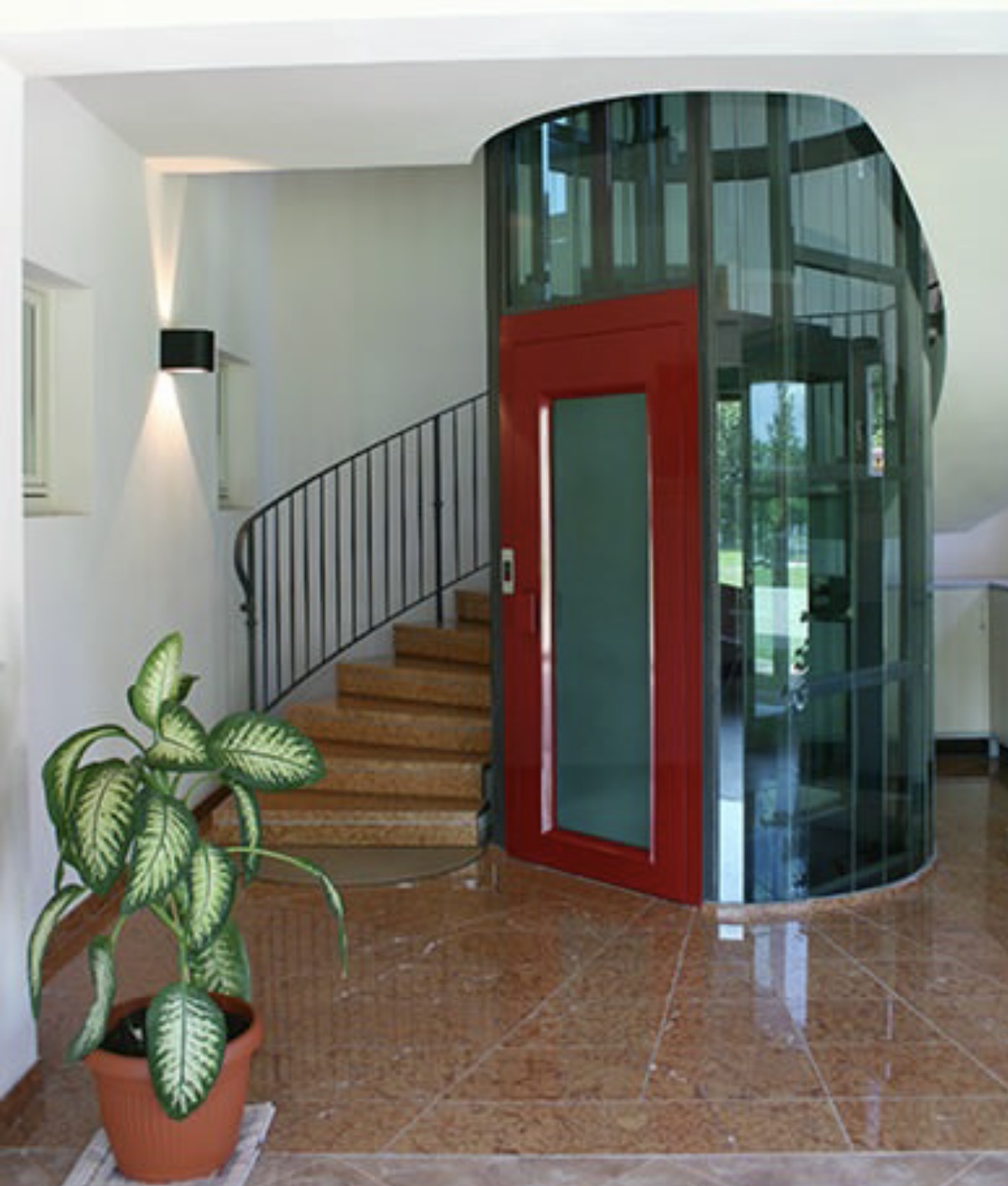 نکات مهم در انتخاب آسانسور شیشه‌ ای هیدرولیک